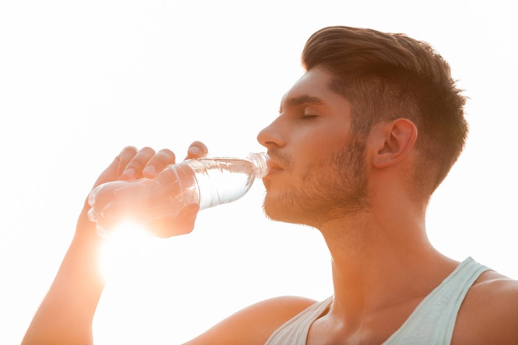 The Power of Hydration: Habits That Keep You Energized and Focused
